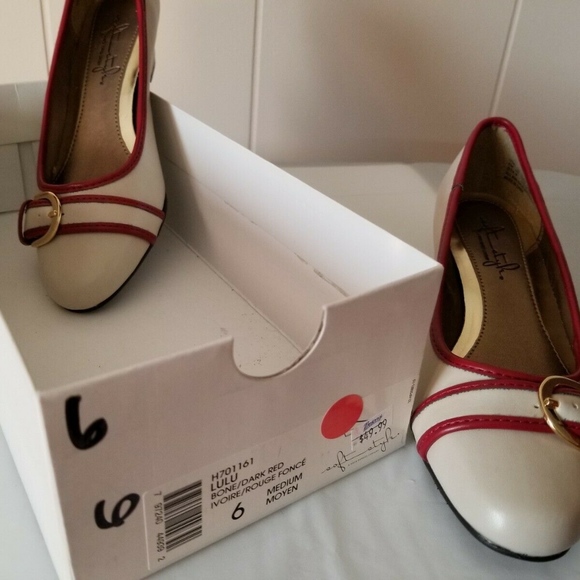 HUSH PUPPY SOFT STYLE BONE/D RED  LOW HEEL SZ 6 - Picture 2 of 7